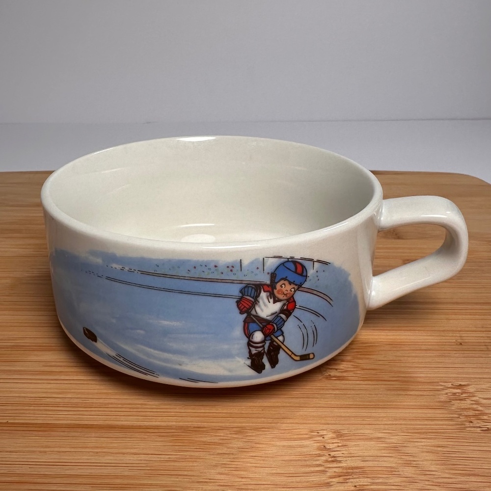 1980s Campbell’s Soup “Hockey Kid” Mug 🏒 Vintage Stoneware Soup/Chili Crock - Picture 2 of 4